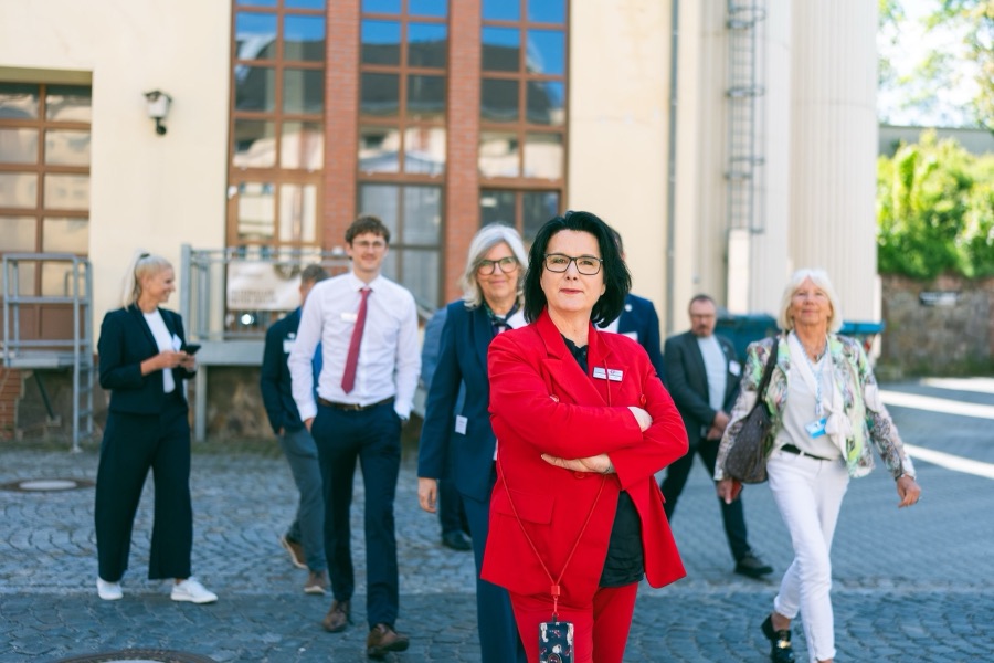 Gruppe auf dem Brauereigelände
